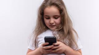 Governo aumenta classificação indicativa de oito redes sociais com novas regras para o ambiente digital