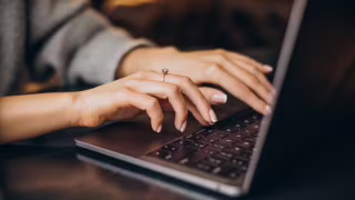 Dois sistemas operacionais comunicam retirada do Brasil e atribuem decisão ao ECA Digital; veja os impactos e o que está por trás da medida