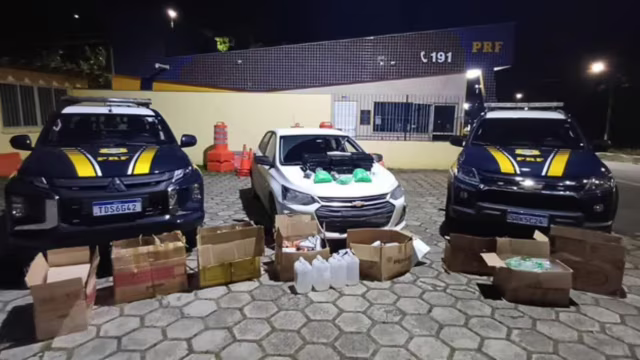 PRF apreende lança-perfume, maconha e ecstasy e prende motorista na BR-116 em Teófilo Otoni