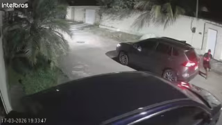 Empresário é sequestrado ao sair de casa em Duque de Caxias; câmeras registram abordagem