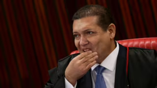 Master e JBS repassaram R$ 18 milhões a consultoria que pagou filho de Nunes Marques, do STF, diz Coaf