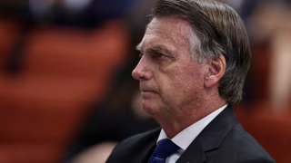 Bolsonaro mantém boa evolução clínica, mas segue sem previsão de deixar a UTI em Brasília