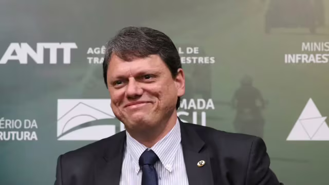 Tarcísio envia à Alesp projetos com reajuste de 10% e novo plano de carreira para a Polícia Civil