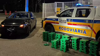 Perseguição na BR-259 termina com mulher presa por tráfico em Governador Valadares