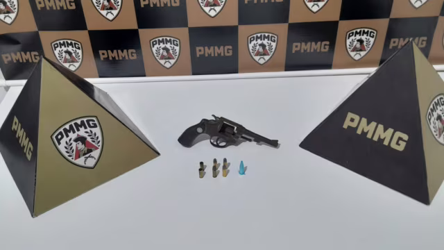 PM apreende revólver, munições e cocaína em operação em Timóteo