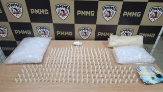 PM prende homem de 22 anos por tráfico e apreende 219 pinos de cocaína em Caratinga