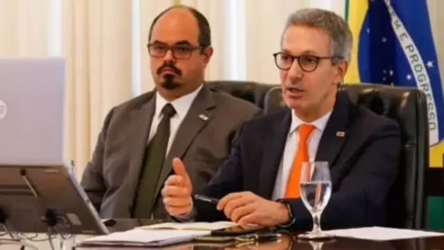 Mateus Simões diz que seguirá com Zema “até o fim” e busca apoio do PL para 2026