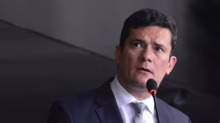 Moro diz que principal bandeira é tirar Lula do poder e defende projeto de Flávio Bolsonaro