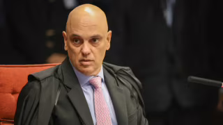 Moraes manda soltar Bolsonaro e autoriza prisão domiciliar por 90 dias após alta médica