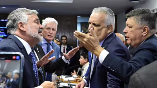 Parlamentares do PT pedem afastamento de Carlos Viana da presidência da CPMI do INSS