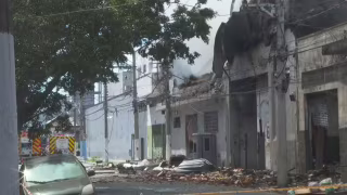 Incêndio em fábrica no Brás chega a 36 horas e ainda não é totalmente controlado