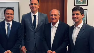 Permanência de Alexandre Silveira no MME reforça plano para Pacheco disputar governo de MG em 2026