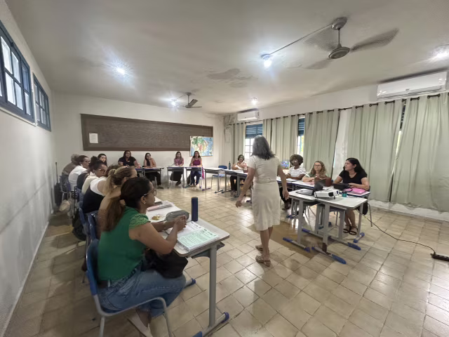 Timóteo inicia programa Pró-LEEI com encontro presencial e capacitação de 46 professores