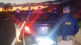 PRF prende casal suspeito de furtar Chevrolet Prisma na BR-365, em MG