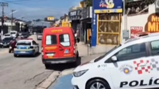 Idosa de 79 anos morre após ser atropelada por caminhão da Sabesp e carro