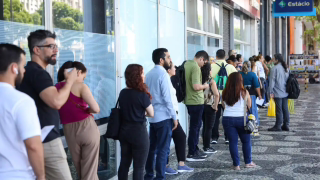 Governo federal prevê chamar mais 7 mil aprovados em concursos para 2026, diz Esther Dweck