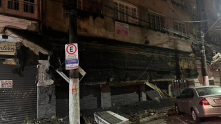 Marquise desaba no Centro de Santos e atinge duas pessoas em situação de rua