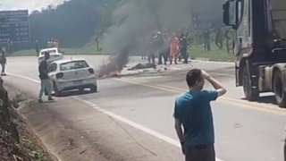 Motociclista morre após colisão com caminhão na BR-381