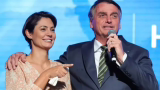 Michelle diz que Bolsonaro melhorou e está há seis dias sem soluços