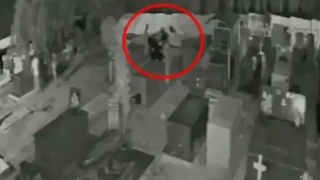 Vandalismo em cemitério de Miraselva: oito túmulos violados e restos mortais desaparecem