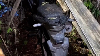 PM recupera moto furtada escondida em matagal em Ipatinga