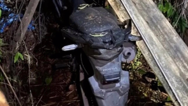 PM recupera moto furtada escondida em matagal em Ipatinga