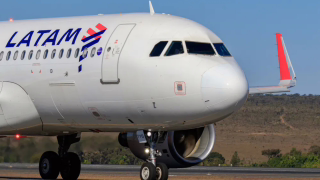 Governo lança pacote para conter alta dos combustíveis e zera PIS/Cofins do querosene de aviação