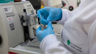 Cirurgia robótica para câncer de próstata passa a ser oferecida pelo SUS e por planos de saúde a partir de abril