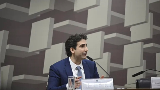 Galípolo confirma reunião com Lula e dono do Banco Master e nega atuação no caso