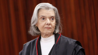 Cármen Lúcia deixará presidência do TSE antes do fim do mandato para preparar eleições de 2026