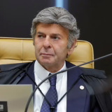 Fux diz que escândalos de corrupção não estão concentrados no Rio durante julgamento no STF