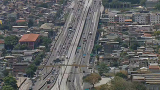 Pacientes em hemodiálise e tratamento contra câncer são vítimas de assalto em van na Avenida Brasil