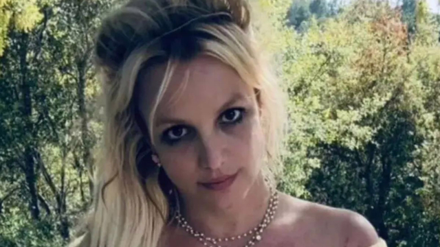 Britney Spears se interna voluntariamente em clínica de reabilitação