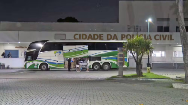 Polícia Civil do RJ intercepta ônibus do Paraguai com canetas emagrecedoras e anabolizantes