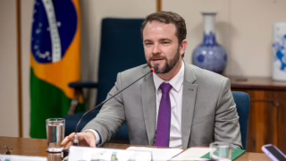 Governo discute liberar saque de até 20% do FGTS para quitar dívidas