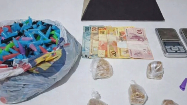 PM prende suspeito de tráfico e apreende cocaína e crack em Timóteo