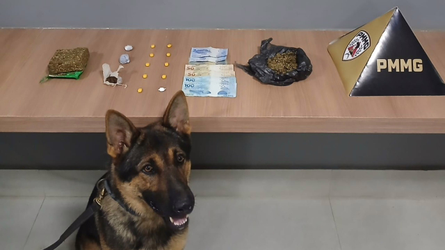 Jovem de 19 anos é abordado e polícia apreende ecstasy, cocaína e maconha em Manhuaçu