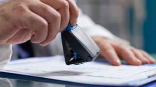 Anvisa manda apreender e recolher medicamentos, suplementos e cosméticos por irregularidades sanitárias