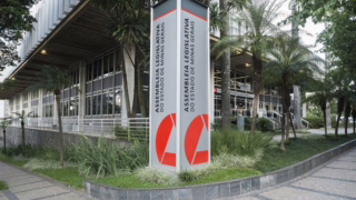 Mateus Simões envia à ALMG projeto para criar programa de escolas cívico-militares em Minas