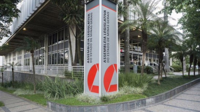 Mateus Simões envia à ALMG projeto para criar programa de escolas cívico-militares em Minas