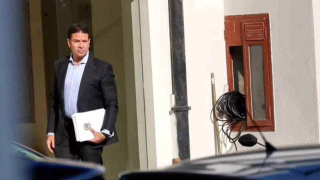 Flávio Bolsonaro diz ter convicção de que EUA vão soltar Alexandre Ramagem após prisão pelo ICE