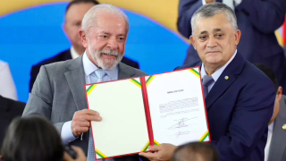 José Guimarães toma posse como ministro das Relações Institucionais no Planalto