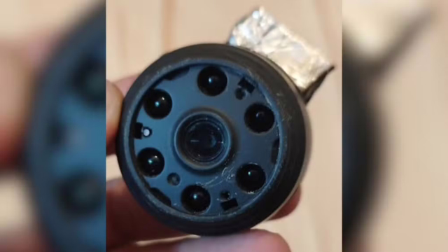 Mulher encontra câmera escondida em ventilador no quarto e suspeita do ex-marido em Uberaba