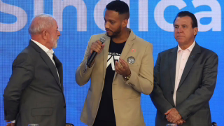 Lula recebe centrais sindicais e diz que redução da jornada só avança com pressão dos trabalhadores