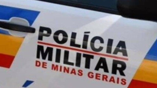 PM apreende maconha e arma após denúncia de tráfico em Ipaba