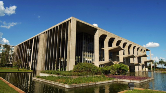 Justiça endurece combate ao crime financeiro após operação da PF sobre BRB e Banco Master