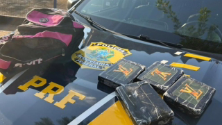 PRF prende mulher com 4,2 kg de cocaína em ônibus na BR-365, em MG