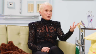 Xuxa volta a falar sobre boatos de “pacto” e recebe defesa de teólogo em vídeo