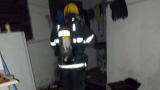 Incêndio atinge quitinete em Coronel Fabriciano e deixa morador ferido