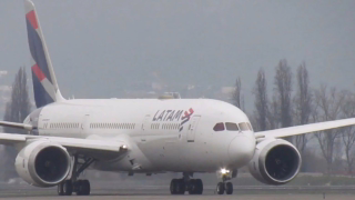 Voo da Latam para Nova Iorque retorna a Guarulhos após problema técnico